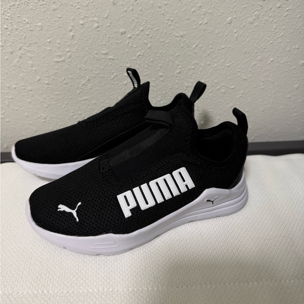 NWOT puma slip on shoe